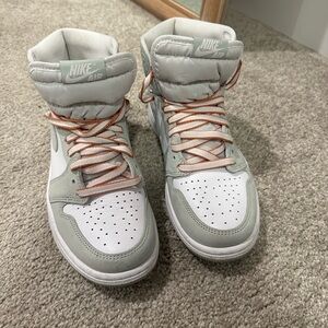 Wmns Air Jordan 1 Retro High OG 'Seafoam'